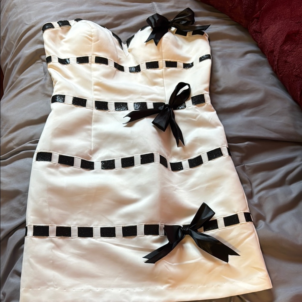 Terani Couture Black and White Mini Dress- new and never worn without tags.